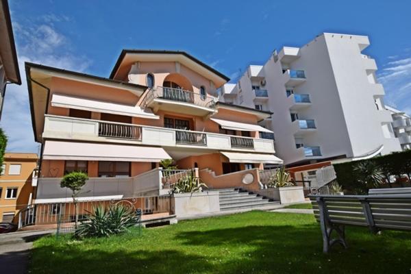 Villa Lory Lignano Sabbiadoro Bagian luar foto